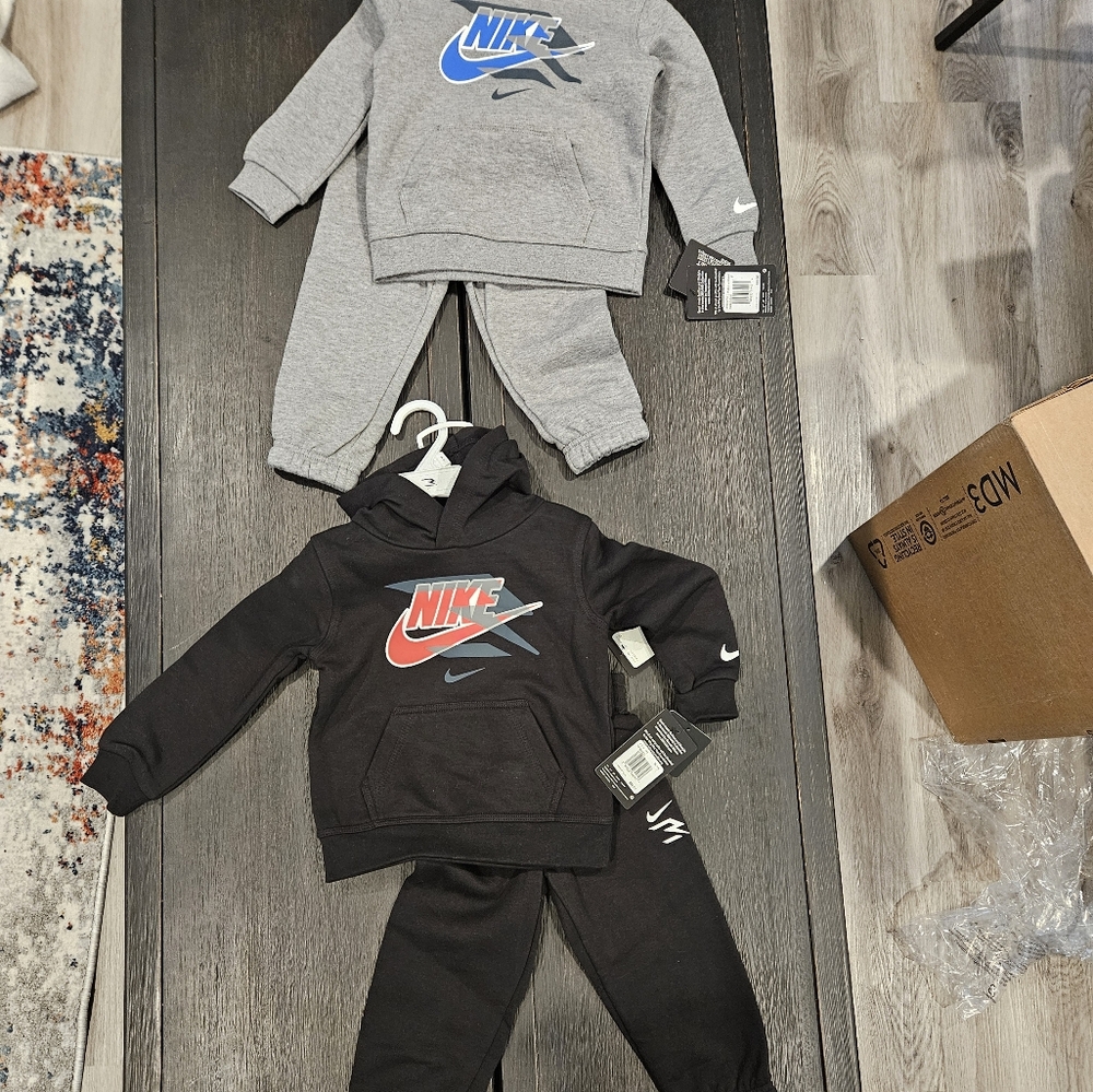Nike toddler boys sweat suit